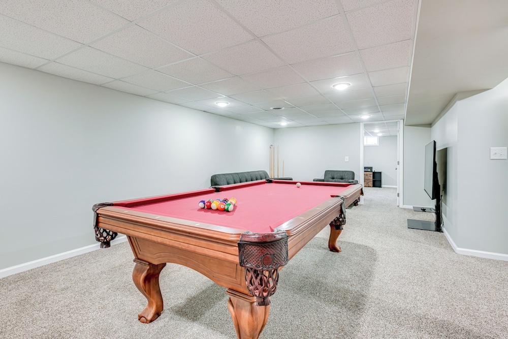 3 Mi to Dtwn Saginaw: Spacious & Updated Home!