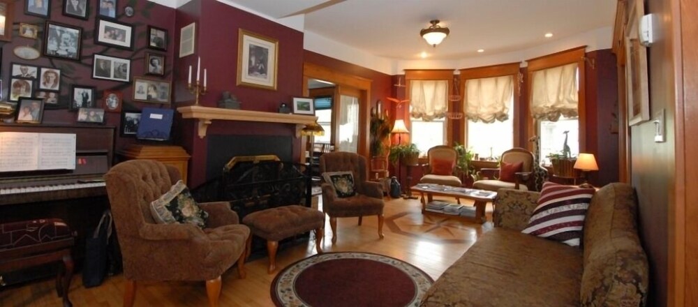 Phoenix House B&B