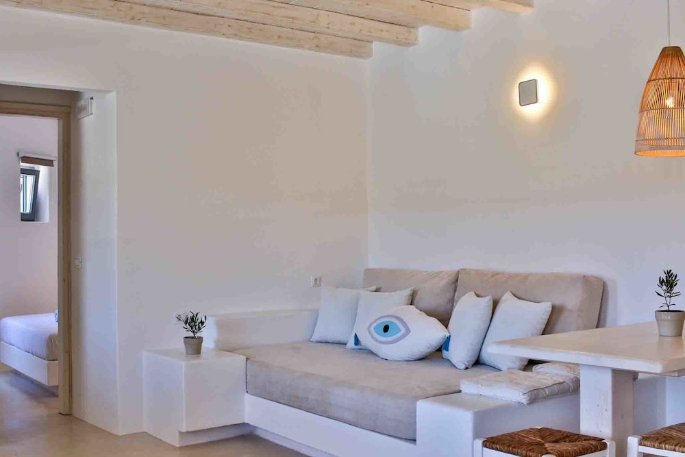 VLIA MAR Myconian Residences