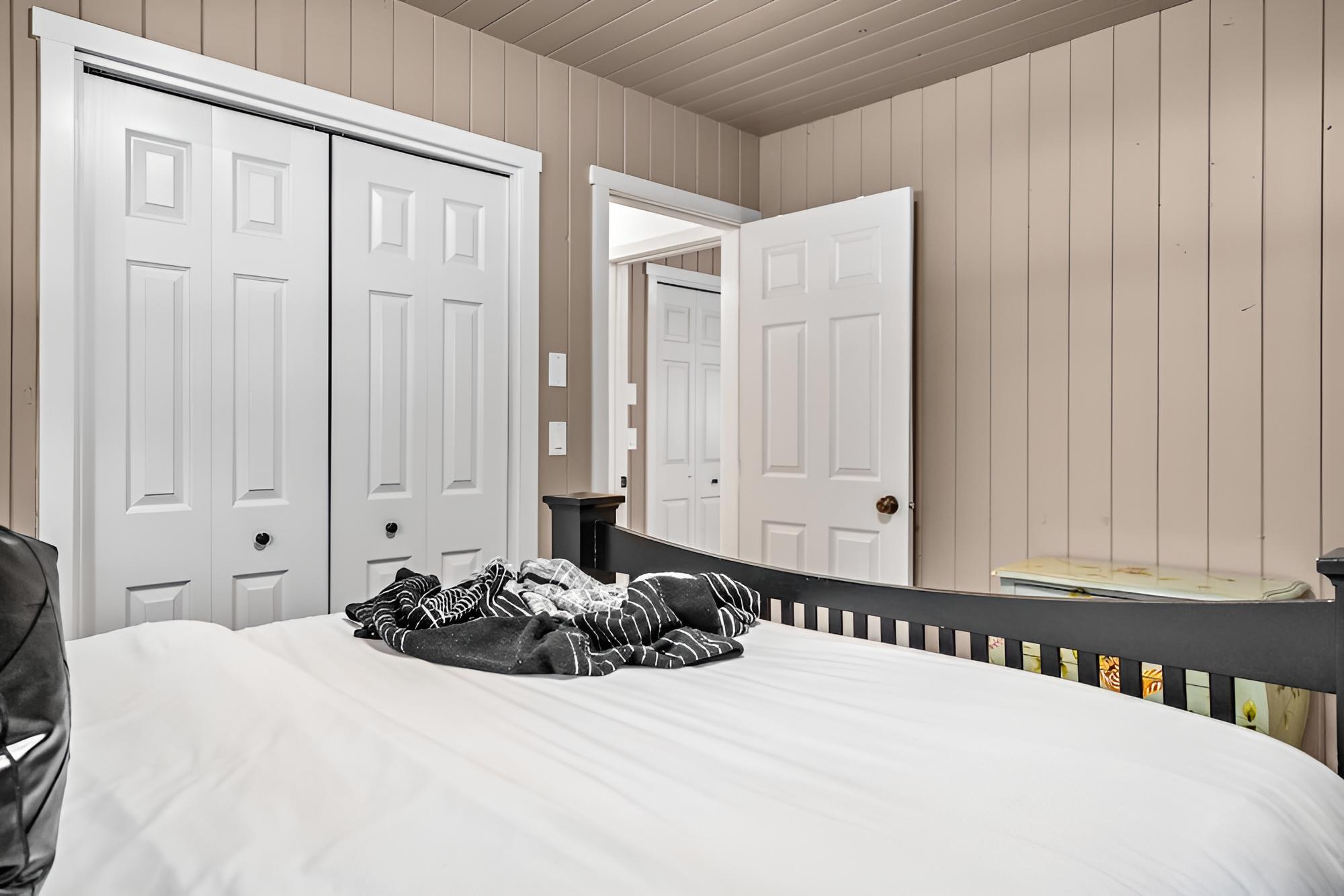 The Sleeping Moose Hot Tub Pool Table