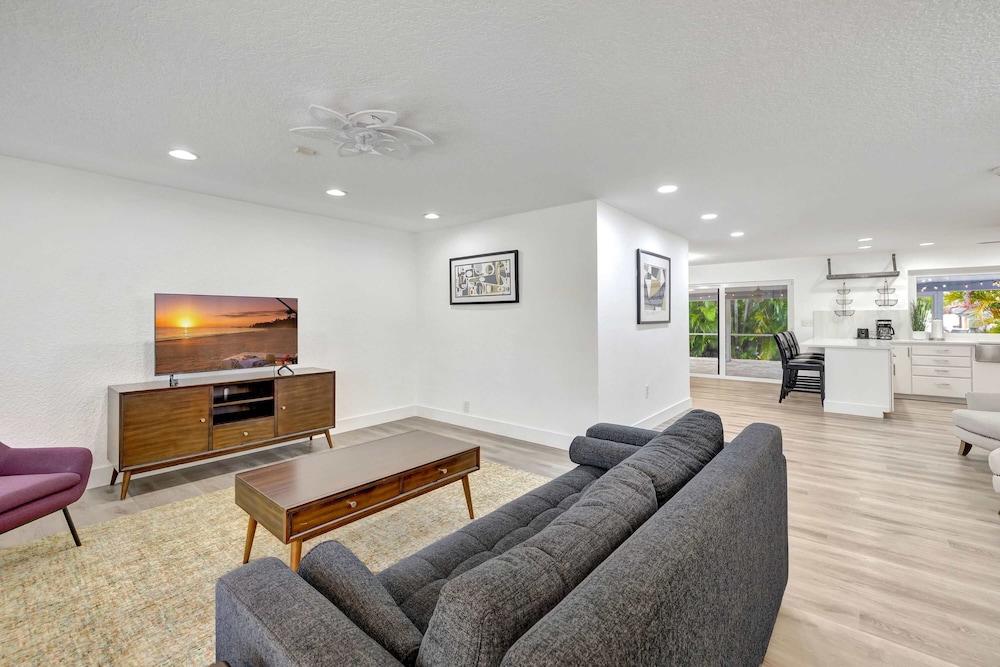 Waterfront Paradise Chic 3 BDR