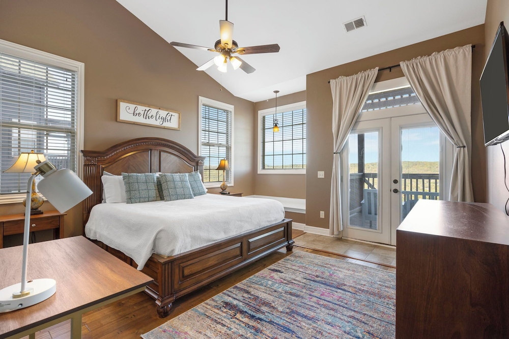 Luxury Penthouse - Amazing Views! Near Sdc!