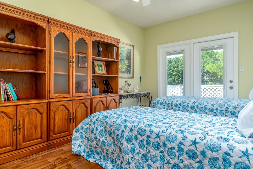 Sunrise West - 346 Audubon Unit A 3 Bedroom Home by RedAwning view 4