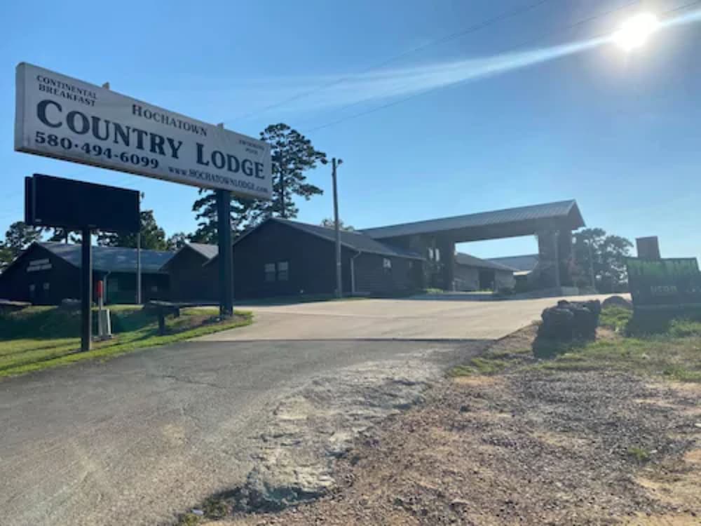 Hotel New Hochatown Lodge - Image 1