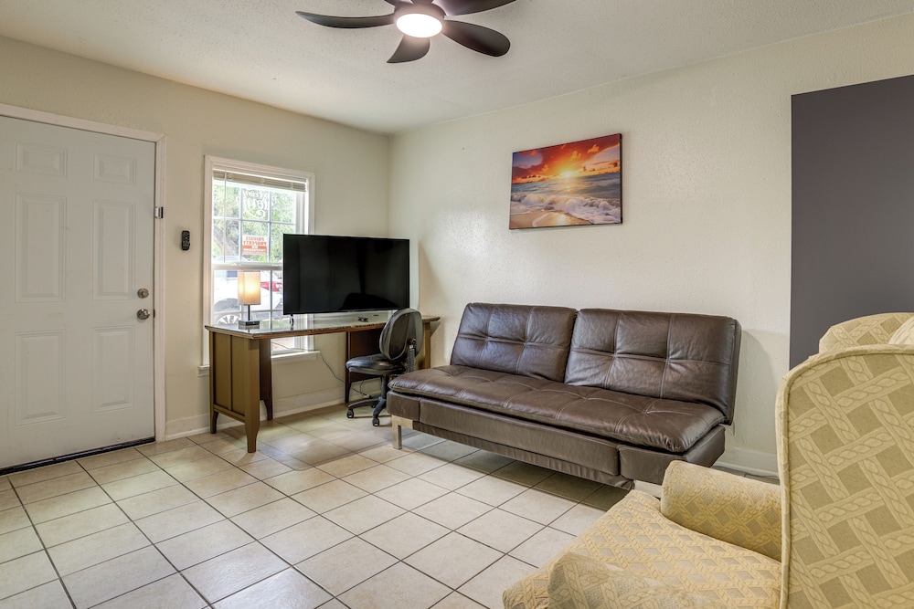 Suburban Home By Arthur Storey Park & HCA Houston!