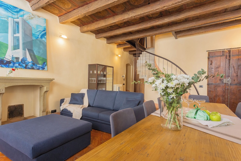 Antiche Mura by Rent all Como