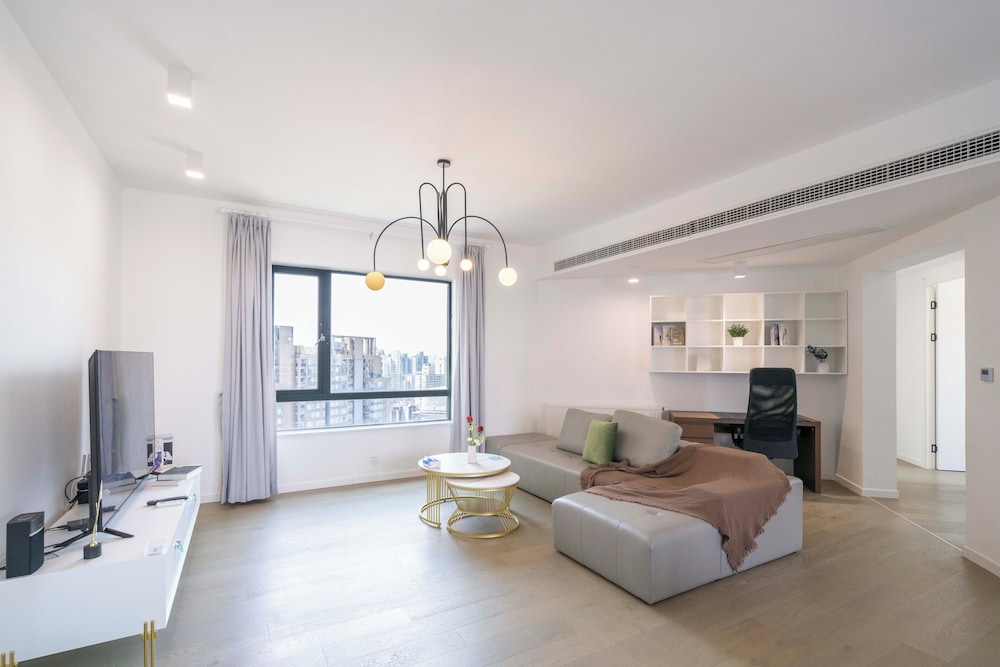 Tyms 3BR 2BA Apt Novel Garden Metro