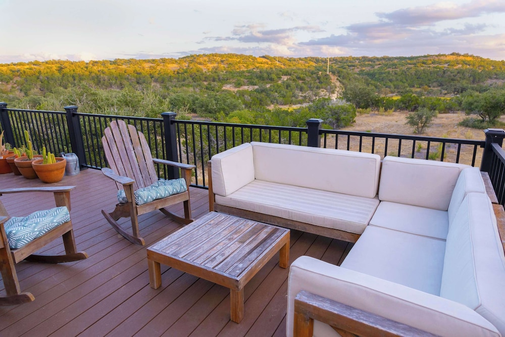 Stargazers Delight Sleeps 12!