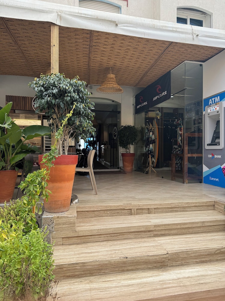 Locals Taghazout Surfcamp