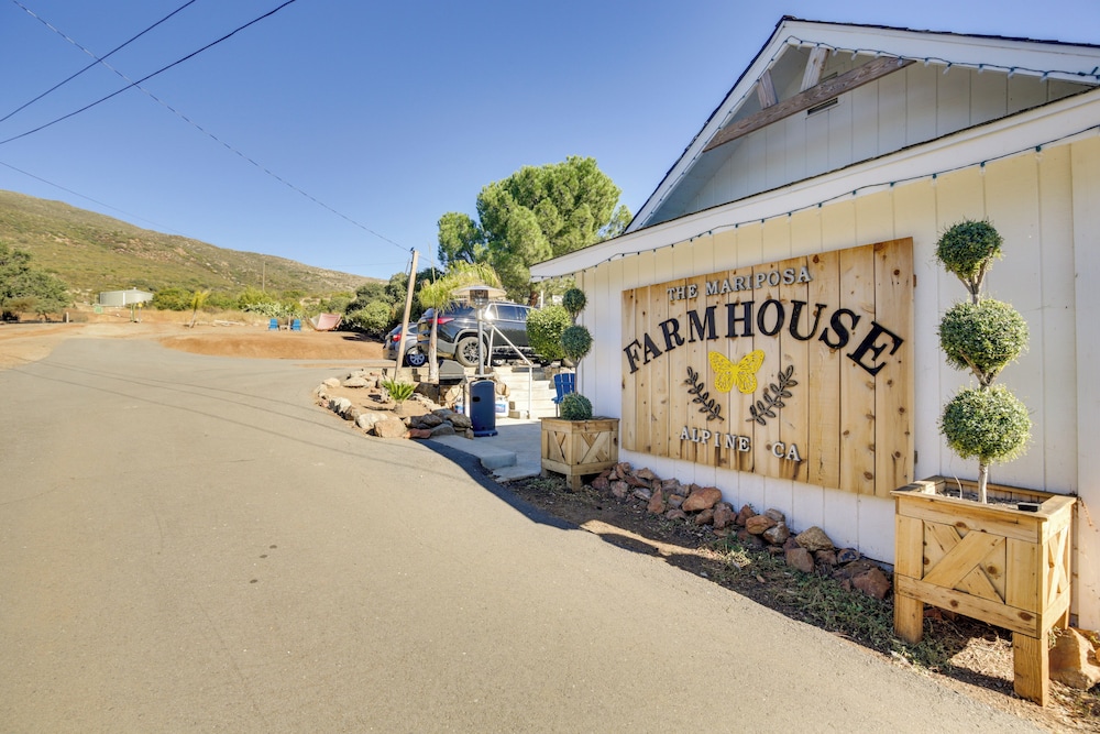 Unique Stay: Alpine 'mariposa Farmhouse' w/ Views!