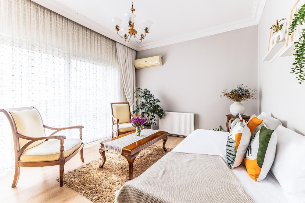 Tasteful Flat Near Moda Coast in Central Kadikoy