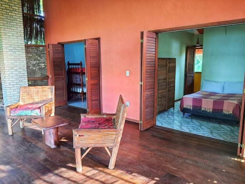 Casa de Temporada Felicidade, 38 Hóspedes, 2 Piscinas, 9 Suítes e 2 Churrasqueiras em Itacaré Bahia
