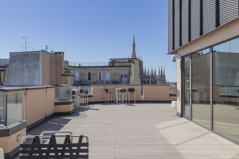 San Babila Central Tower by Rentopolis - High-end 1bdr with panoramic terrace overlooking Duomo