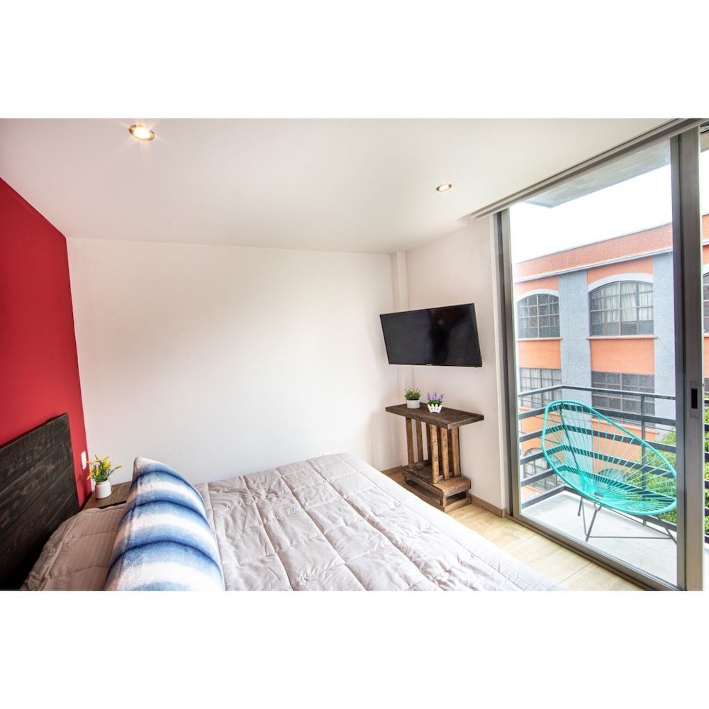 Brand New Park View Designer Apartment photo 3
