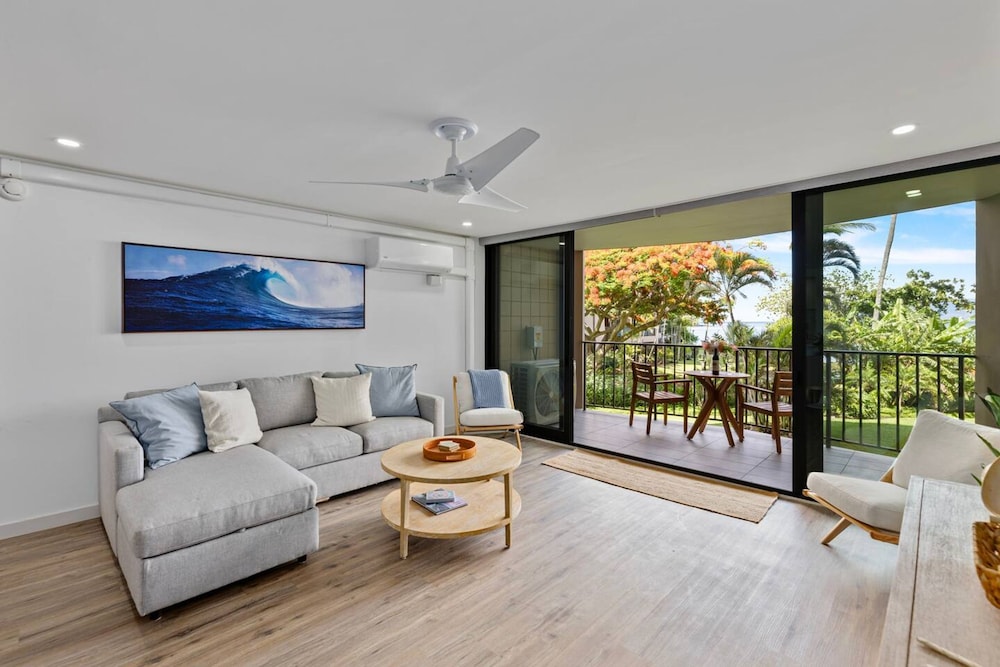 Ocean Views Luxury Amenities Beachfront Retreat