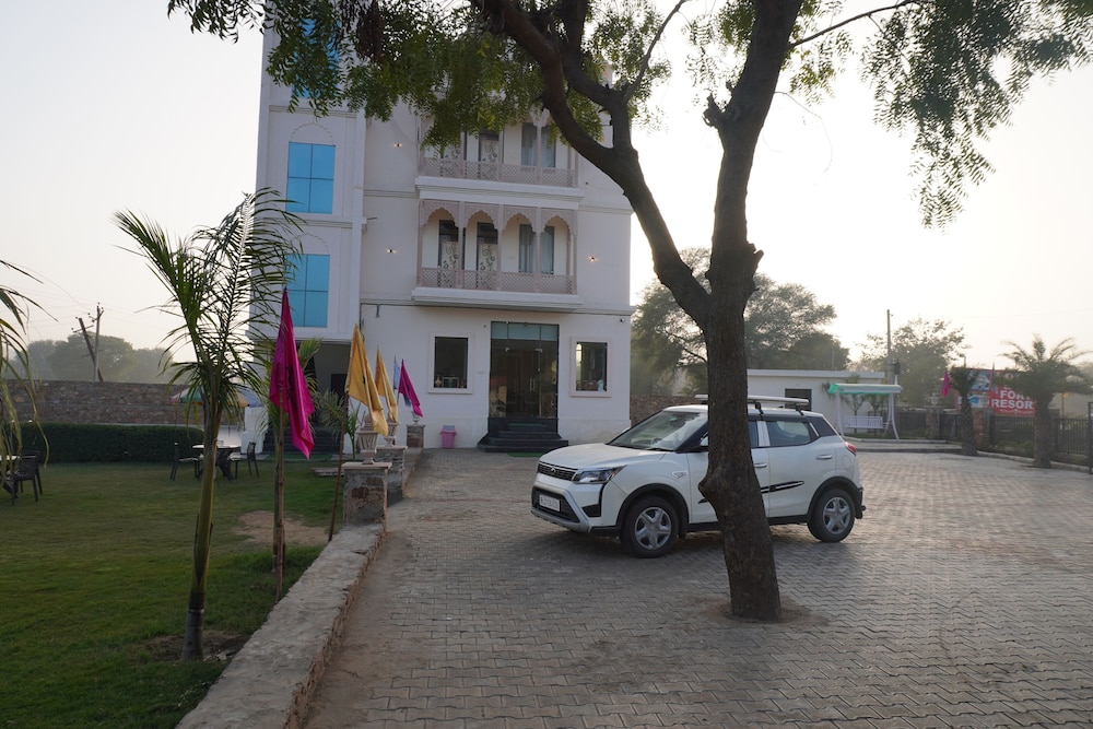 Eco Fort Resort