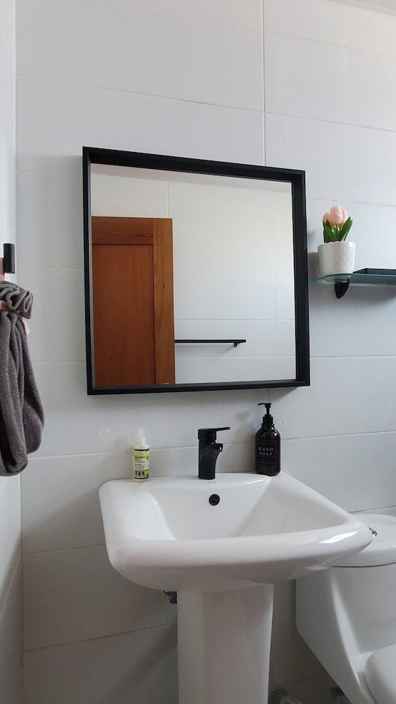 2 Bedrooms, 2 Bathrooms, AC, Wifi, Pool, Gym, No Blackouts, Santiago