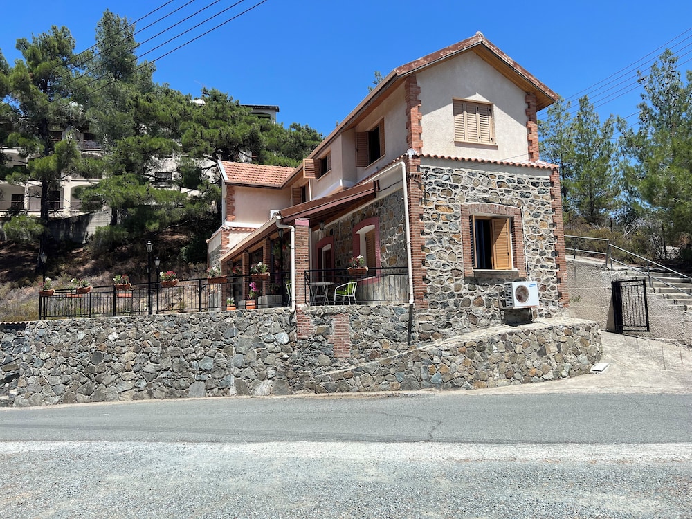 Charming Villa in Pano Platres, Cyprus - Your Home Away From Home