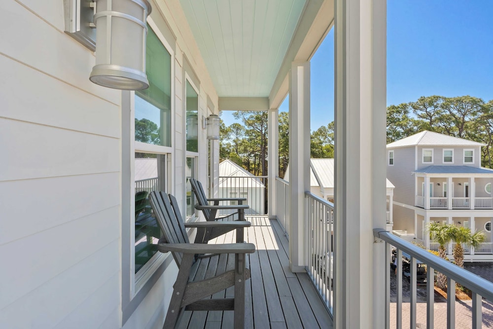 Gulf-view Retreat w/ Rooftop Deck + Private Pool Villa Anesi by Avantstay