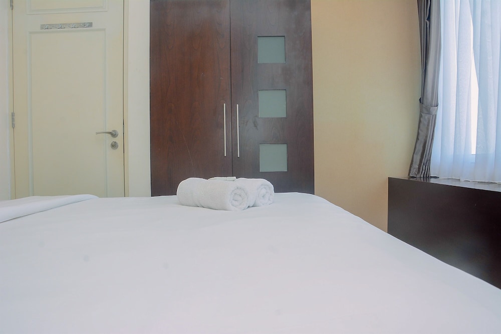 Strategic Location 2BR Apartment at FX Residence By Travelio view 4