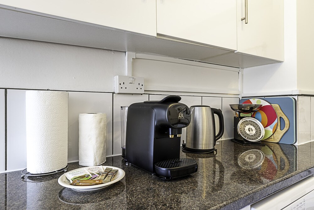 Cosy Angel Flat: Tube Nearby, Stunning Views!