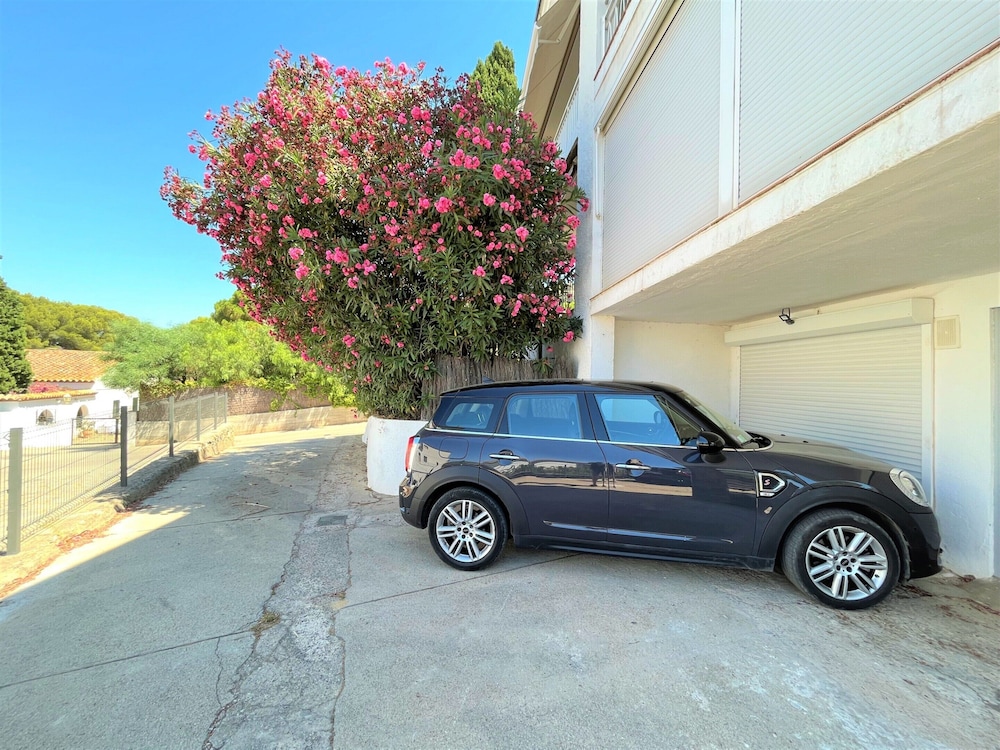 Apartment Near Canyelles Petites Beach