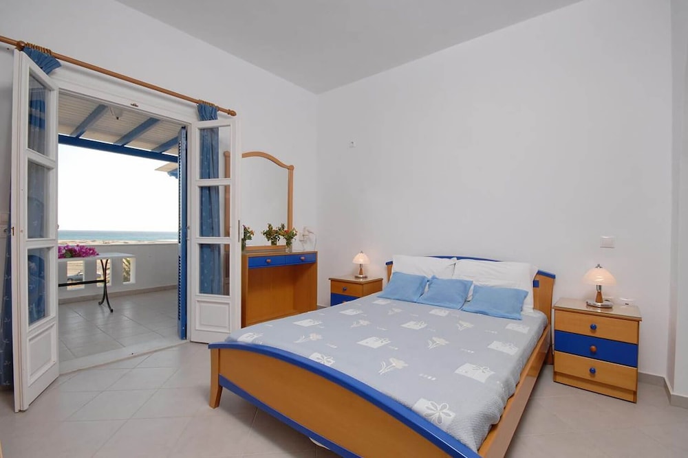 Crystal Naxos 1 Studios at Mikri Vigla view 2