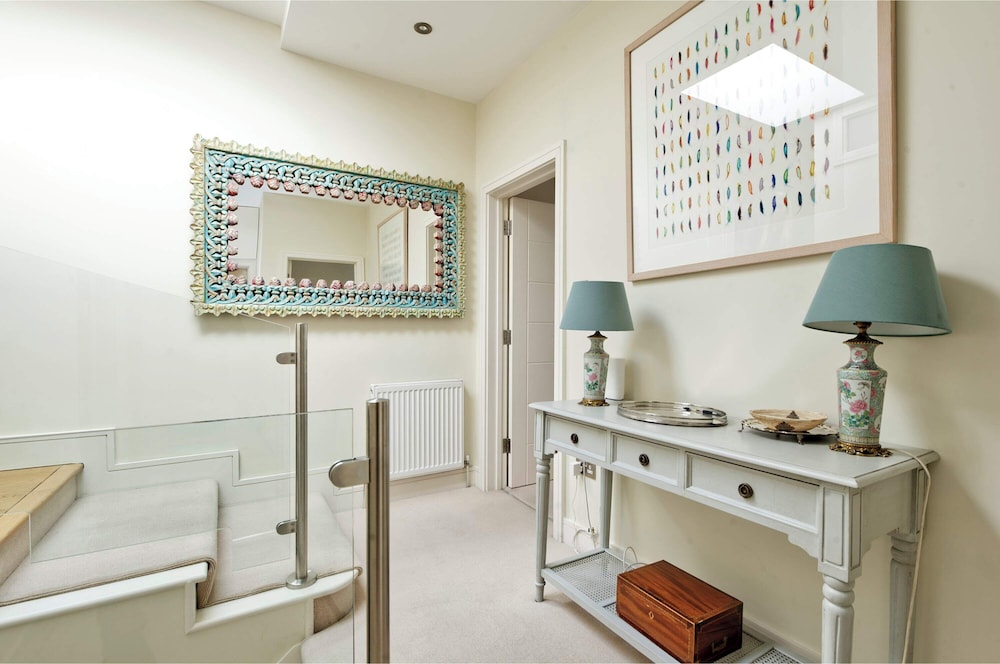 Spacious 3-bedroom Apartment in Earls Court