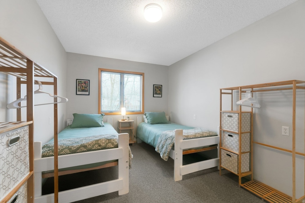 Spacious 8-BR Leech Lake Retreat w/ Game Room