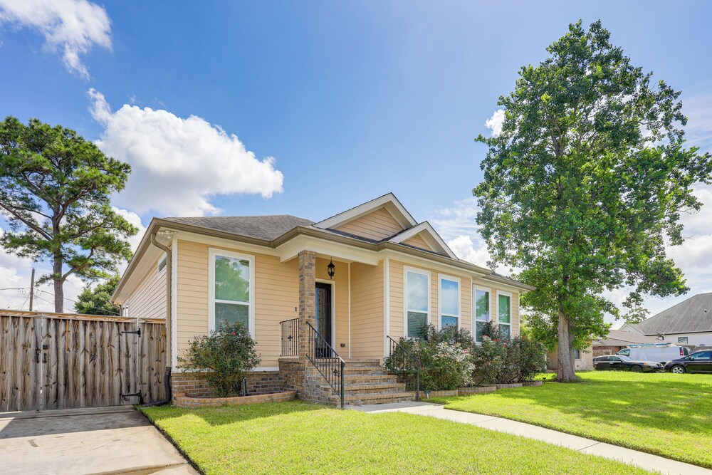Arabi Home w/ Deck: 7 Mi to Downtown New Orleans!
