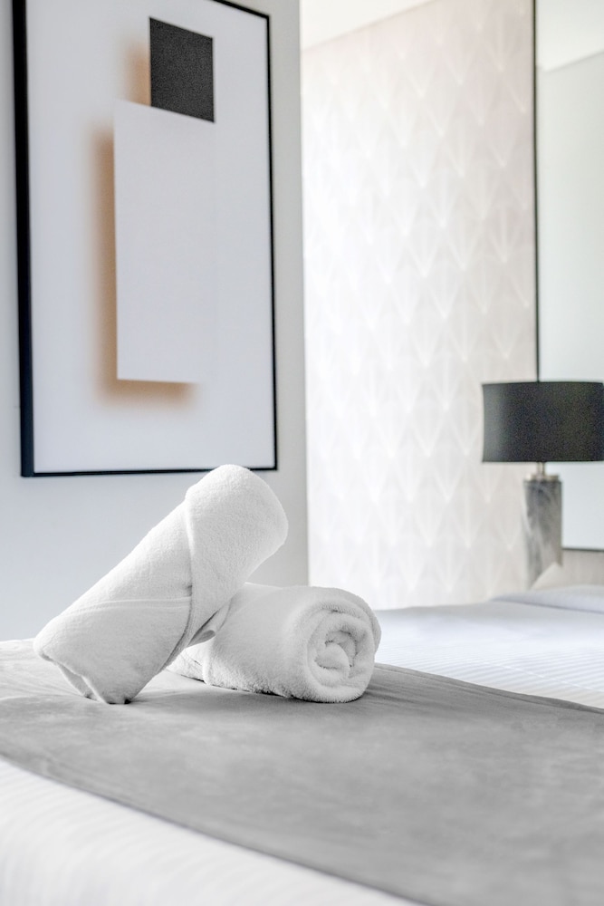 Iconic Marina Stay Cayan Tower 2BR
