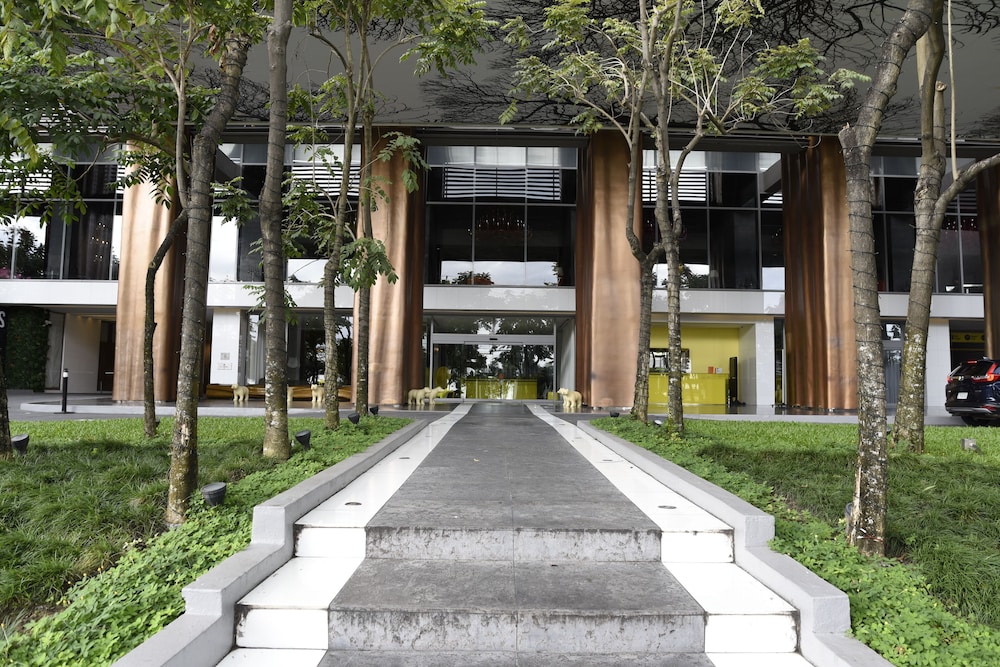 Hotel Yoo Panama & Arts Tower - Image 1