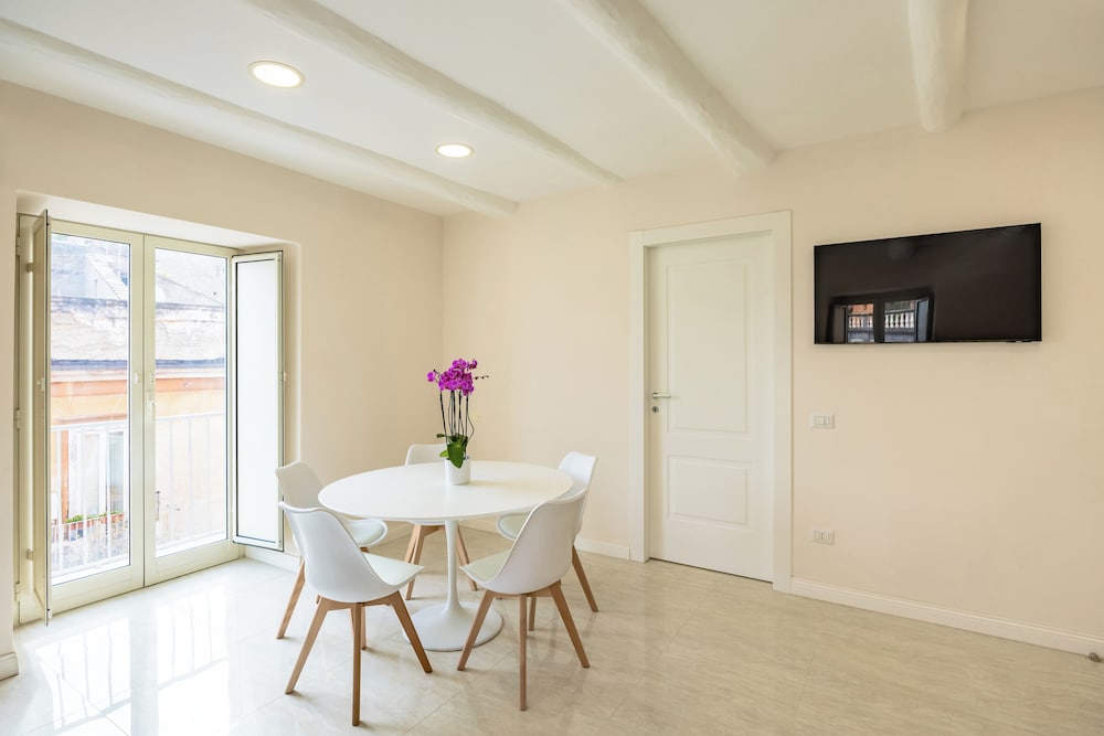 Palazzo Maddaloni Sweet Home By Napoliapartments photo 2