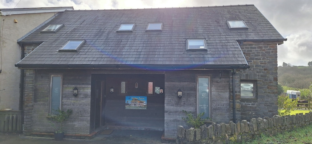 2br-4guests-parking-bbq-garden-patio