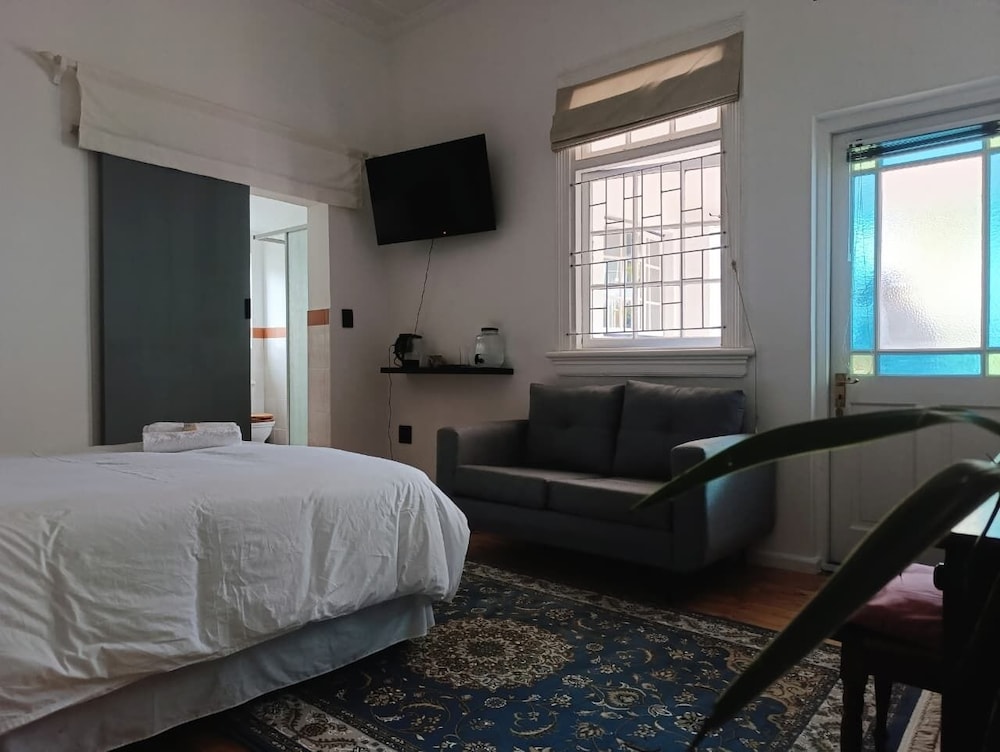 Guinea Fowl Lodge