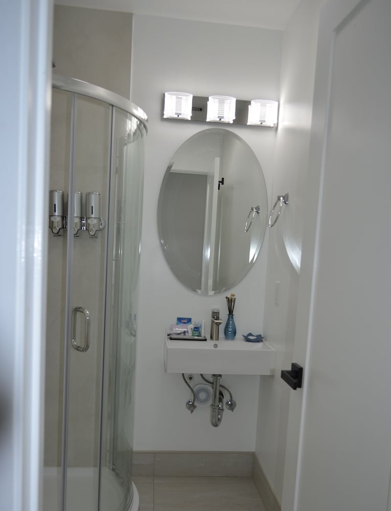 Dimond Abode Vacation Rental 3428 view 5