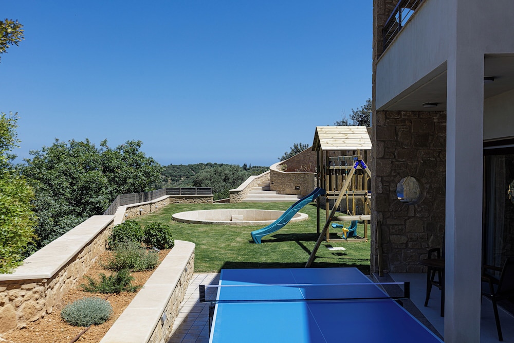 Vardina Villa