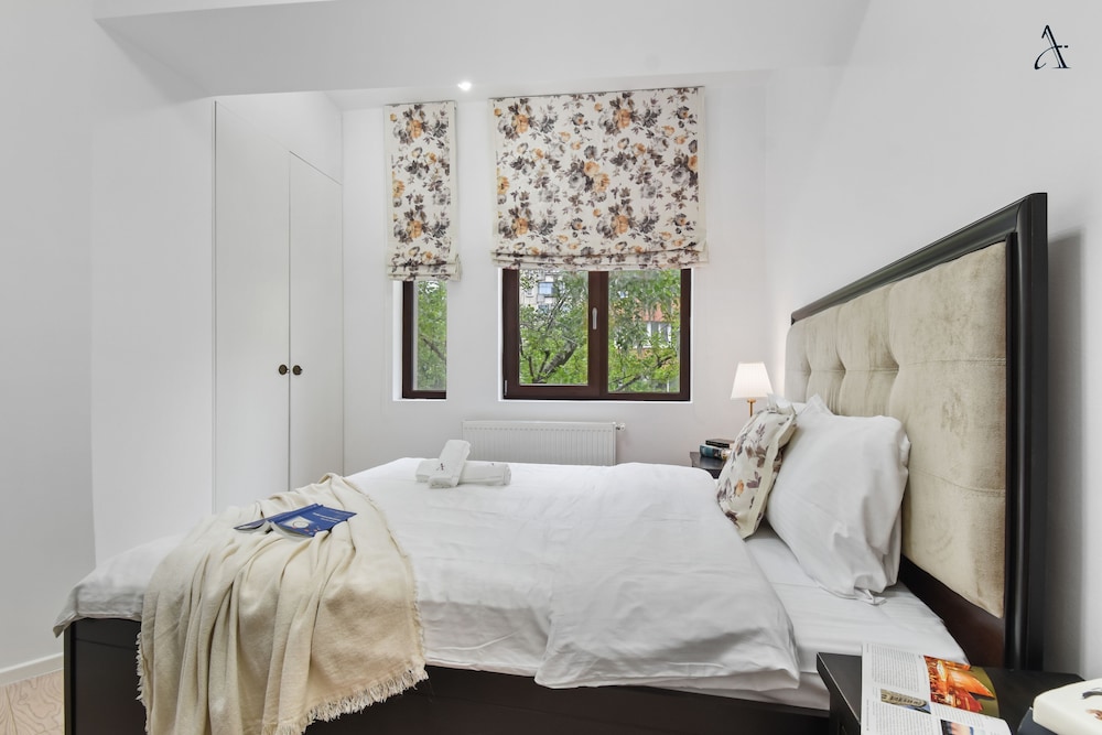 1BDR Apartment close to Unirii Square view 2