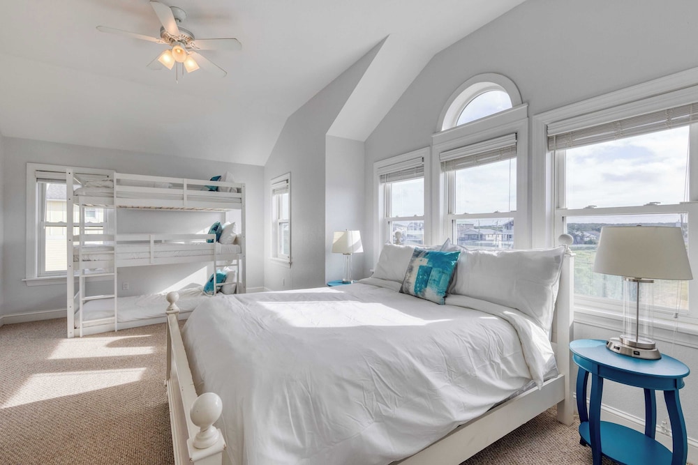 Sleeps 28 Beachfront w/ Pool, Hot Tub, Game Room Atlantic Watch by Avantstay