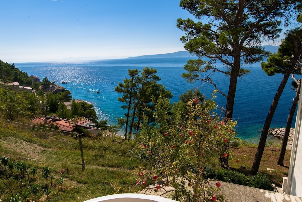 Anka - Amazing Location - A8 view 5