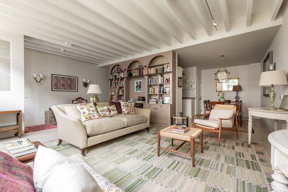 Cranley Mews VI by Onefinestay