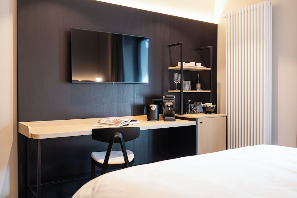 Schwarzer Adler - Concept Living