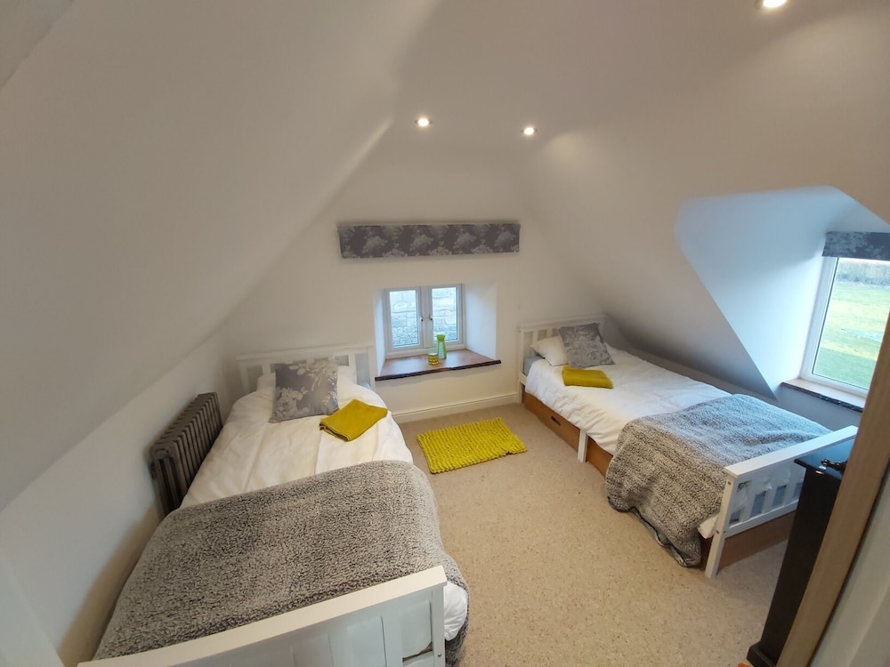 Bluebell House 5 Star Luxury 4 Bdrms and hot tub view 5