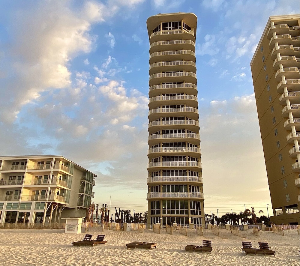 Oceania 6 4 Bedroom Condo by Redawning
