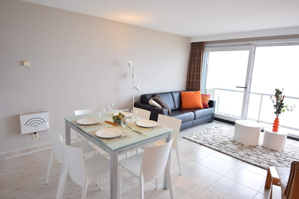 Coastal Apartment in Middelkerke Steps From the Sea