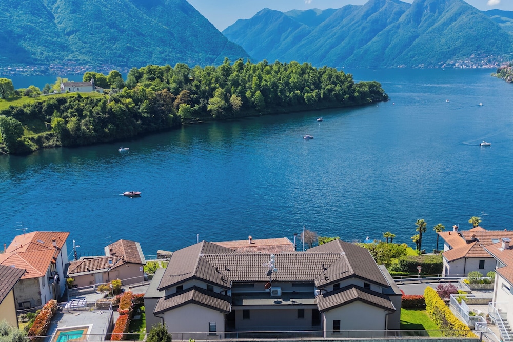 Mulino Vista Lake by Rent all Como