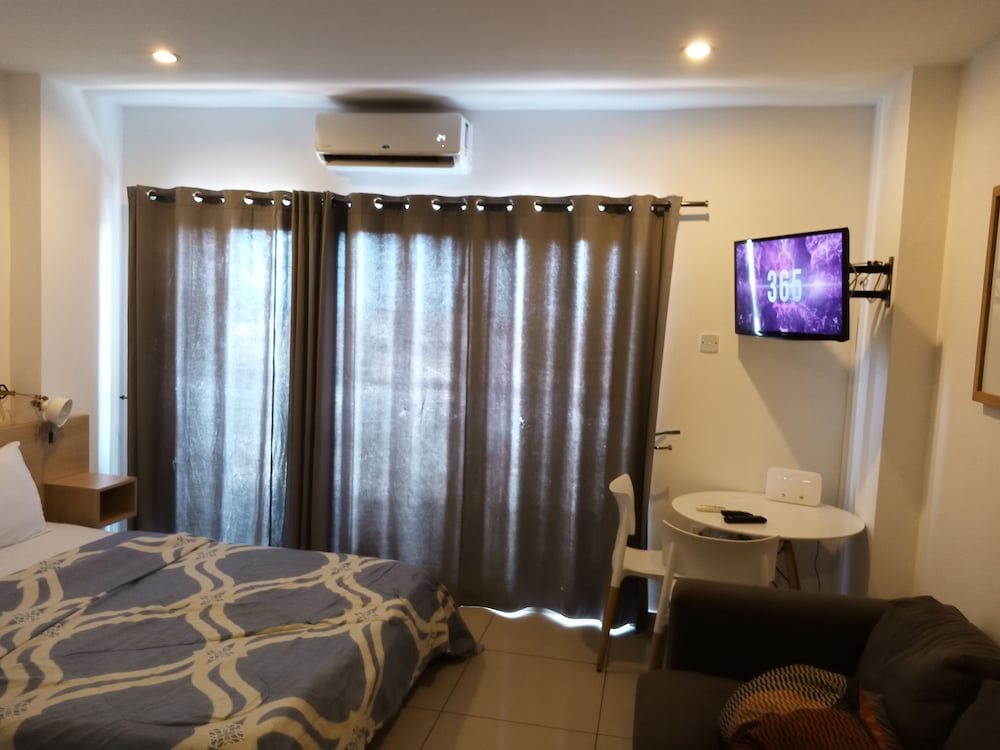 Luxury studio apartment at the Gallery view 5