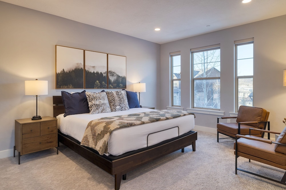 Abigail Drive Year-round Retreat With Hot Tub Near Park City Adventures Skiing
