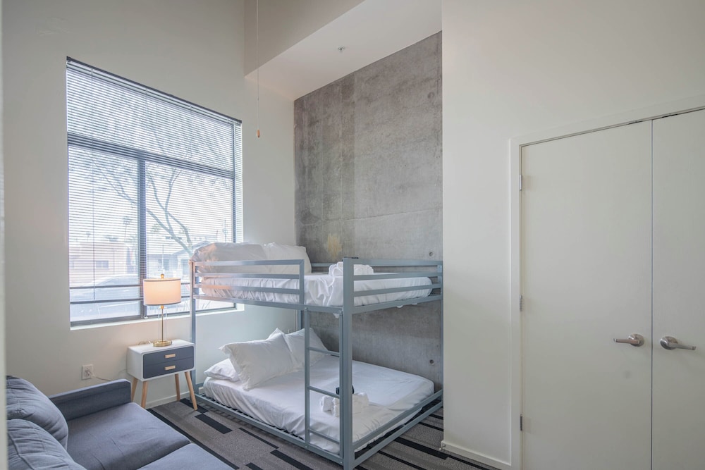 ROVE LIVING/KL - Roosevelt Point