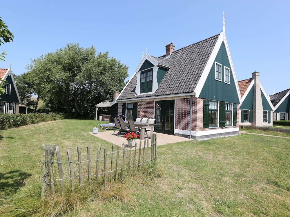 Villa in Wieringer Style With Hot Tub